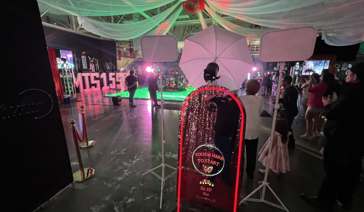 Magic mirror photo booth rental in Plymouth, MN